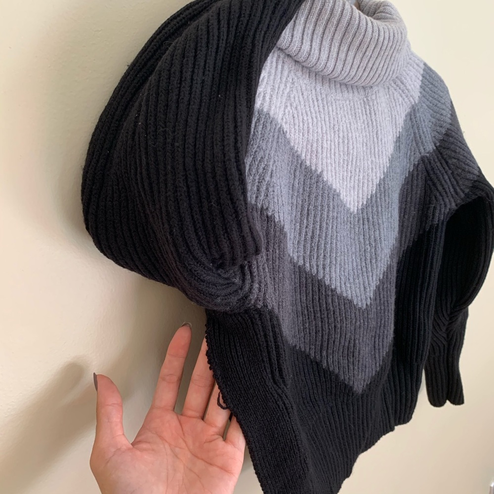 Chunky Turtleneck - Picture 3 of 8